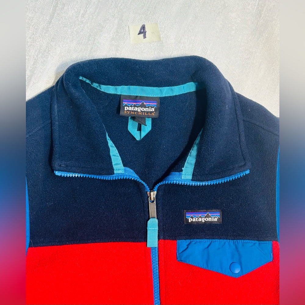 Patagonia men’s lightweighy Synchilla fleece  Vest 100% Polyester Size Small